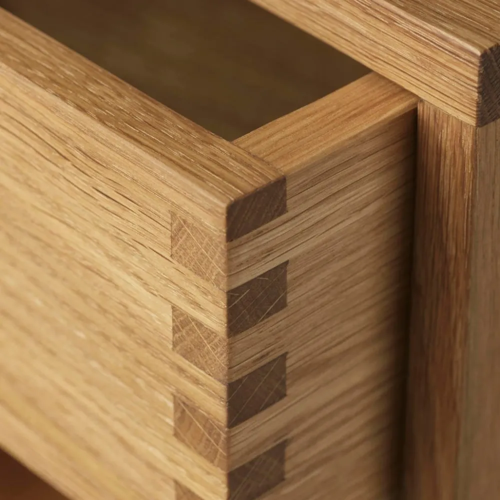 Soveværelse-Diana Mot & Isabella Bergstrøm B99 - Vægskab - Eg