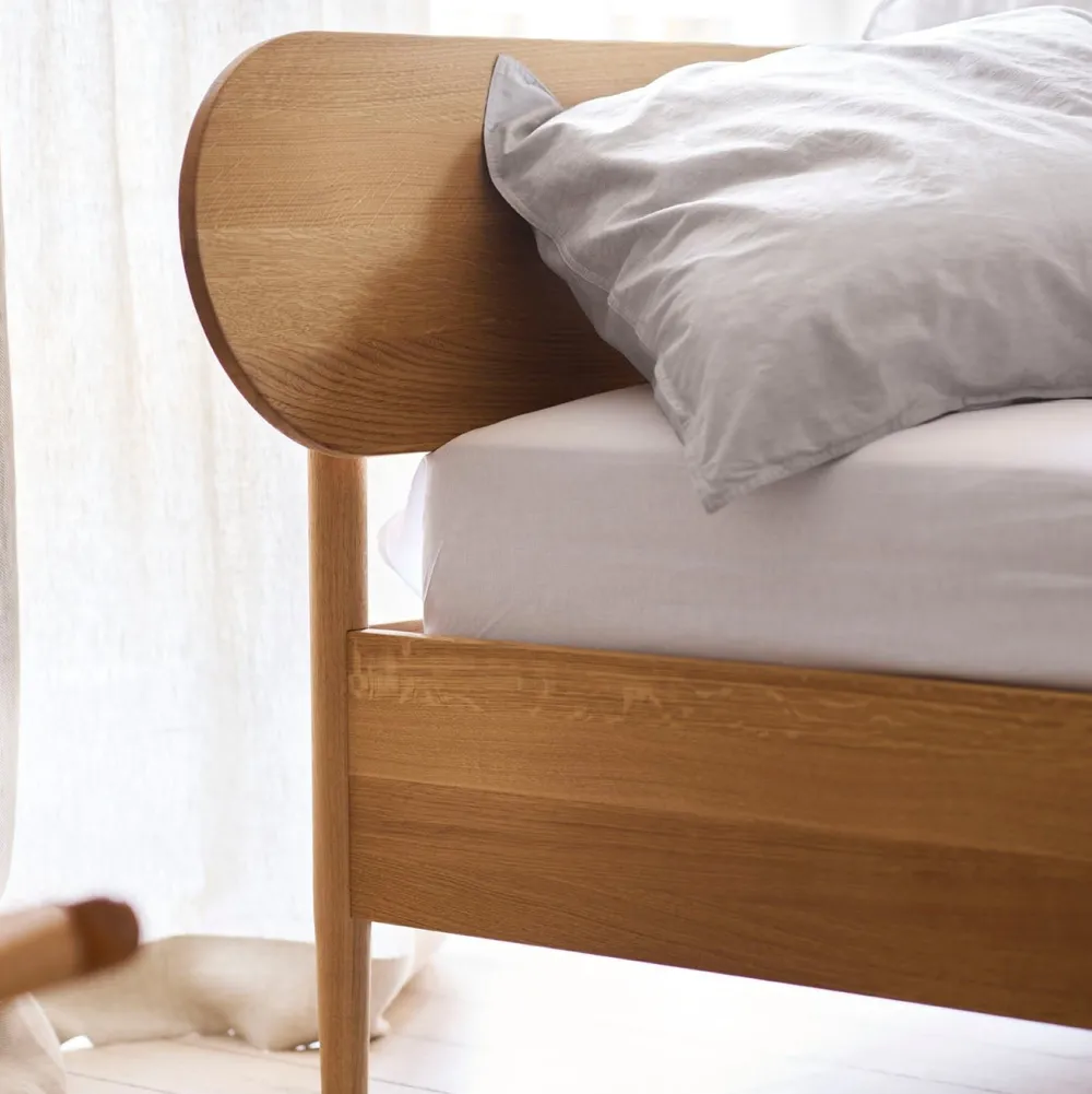 Soveværelse-Diana Mot & Isabella Bergstrøm G30 - Sengeramme - Eg