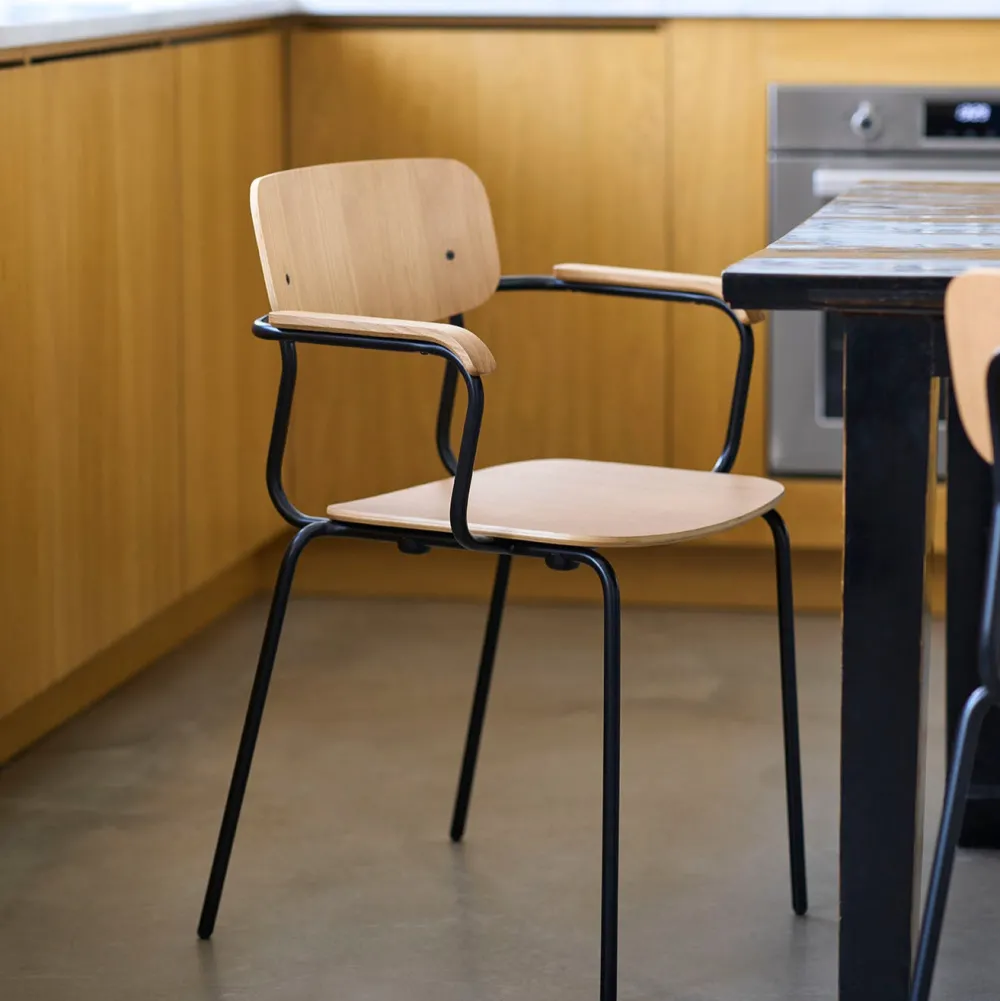 Spisebordsstole-Jakob Thau J183 Holmen - Stabelstol m/armlæn - Eg - 4 stk.