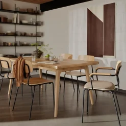 Spisebordsstole-Jakob Thau J183 Holmen - Stabelstol m/armlæn - Taupe